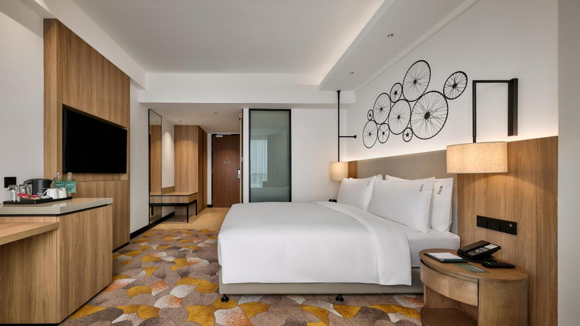 Holiday Inn & Suites Penang Prai By Ihg Букит-Мертаджам Экстерьер фото